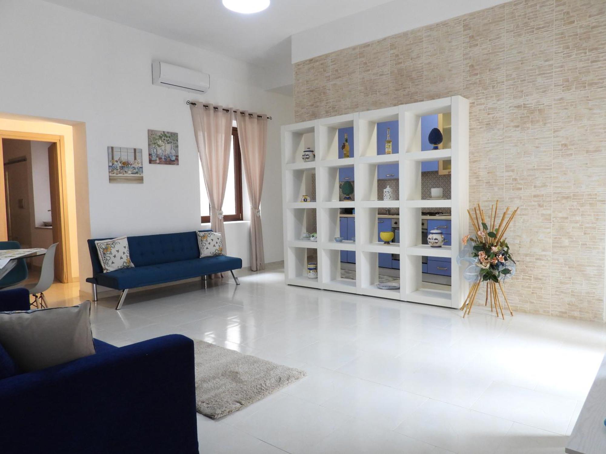 One-Bedroom Apartment,1561740556:JPEG